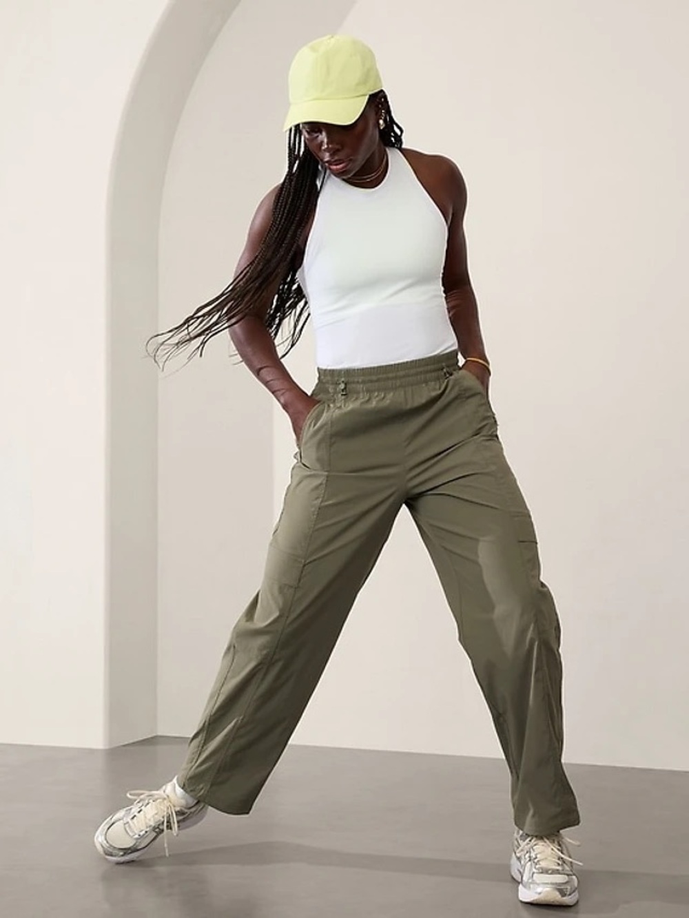 Athleta Cascade Cargo Poplin Pant size M